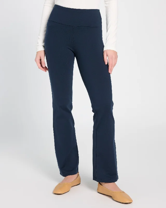 Pull-On Bootcut Legging