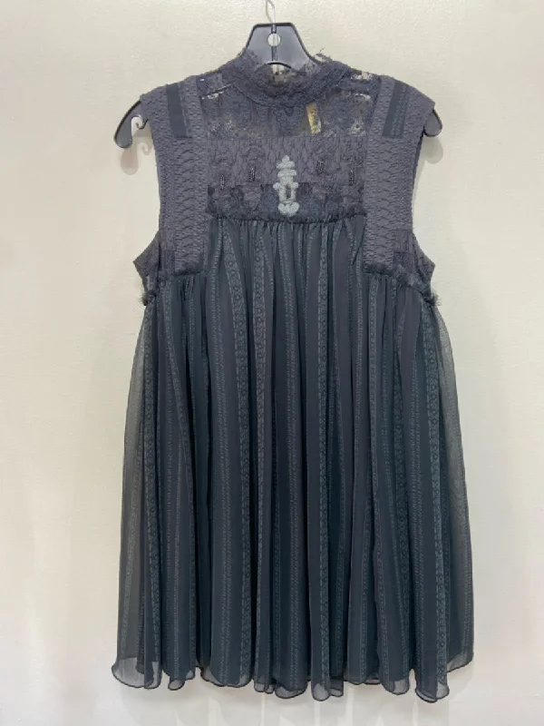 Free People Size S Charcoal Gray Polyester Sleeveless Back Zip Lace Detail Dress Classic Lace Dress